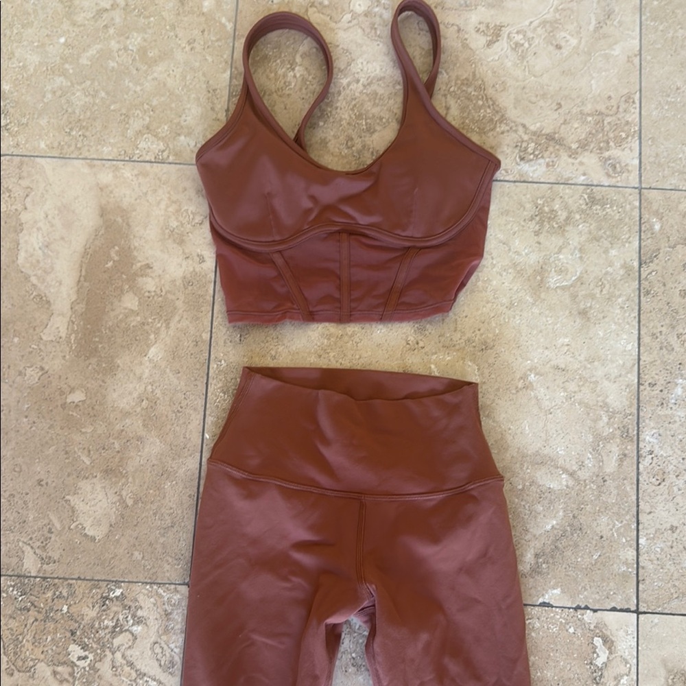 ALO Yoga Sports Bra and Leggings Set